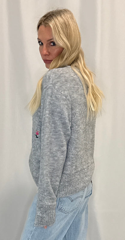 FLOWER EMBROIDERED SWEATER TOP