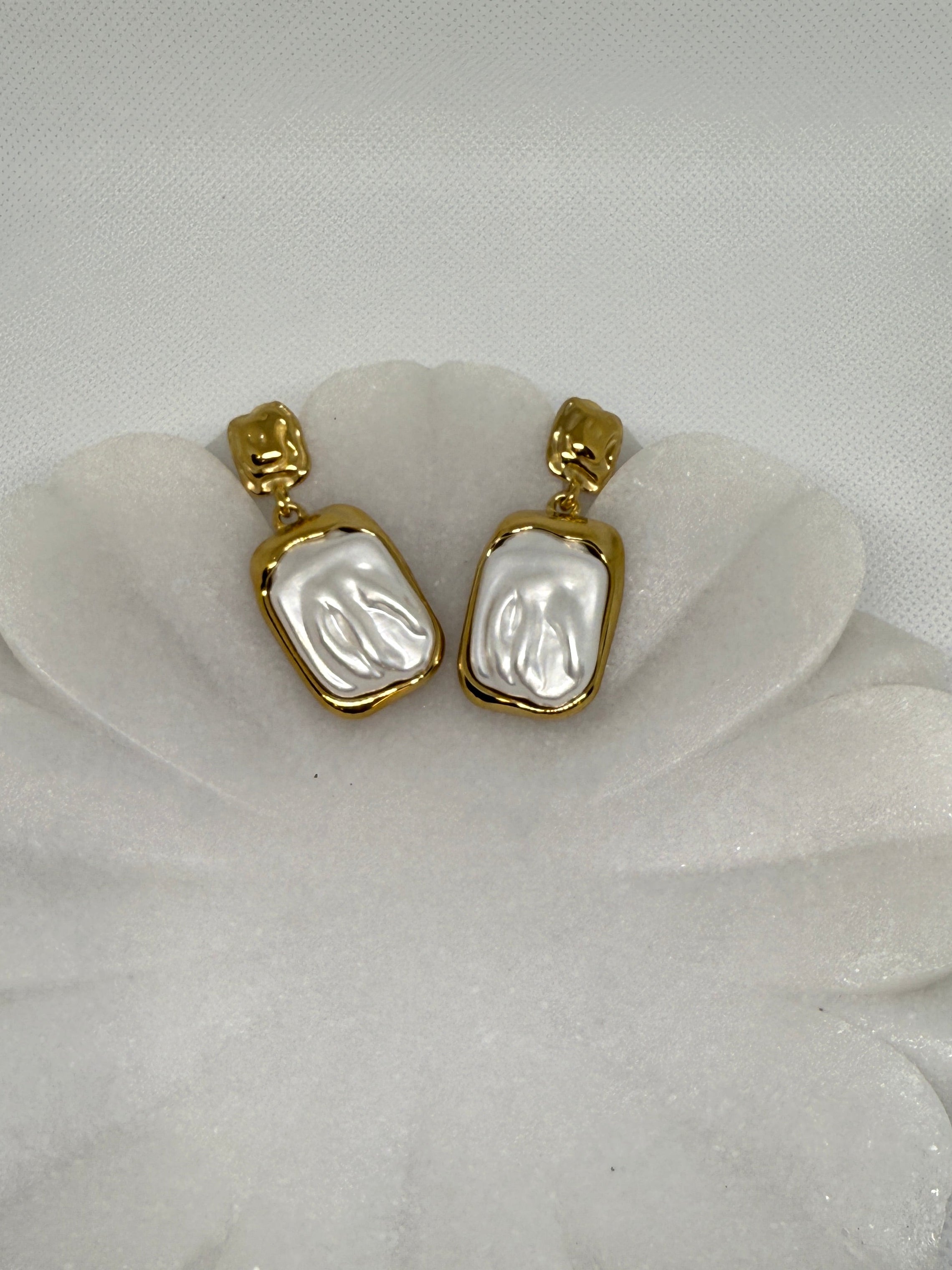 Jacques 18K Gold Non-Tarnish Square Pearl Earring