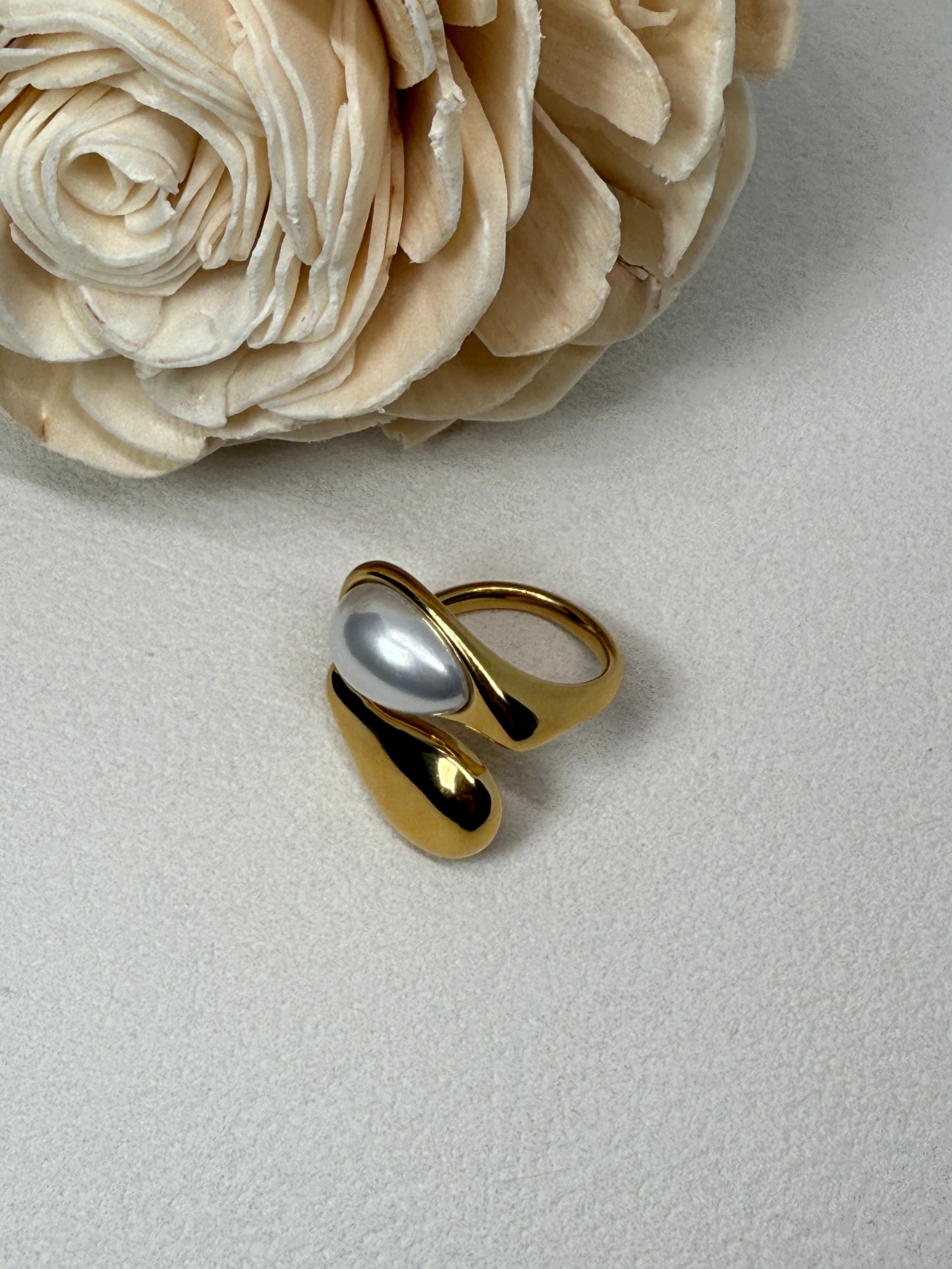 Sloan 18K Gold Non-Tarnish Pearl Wavy Ring