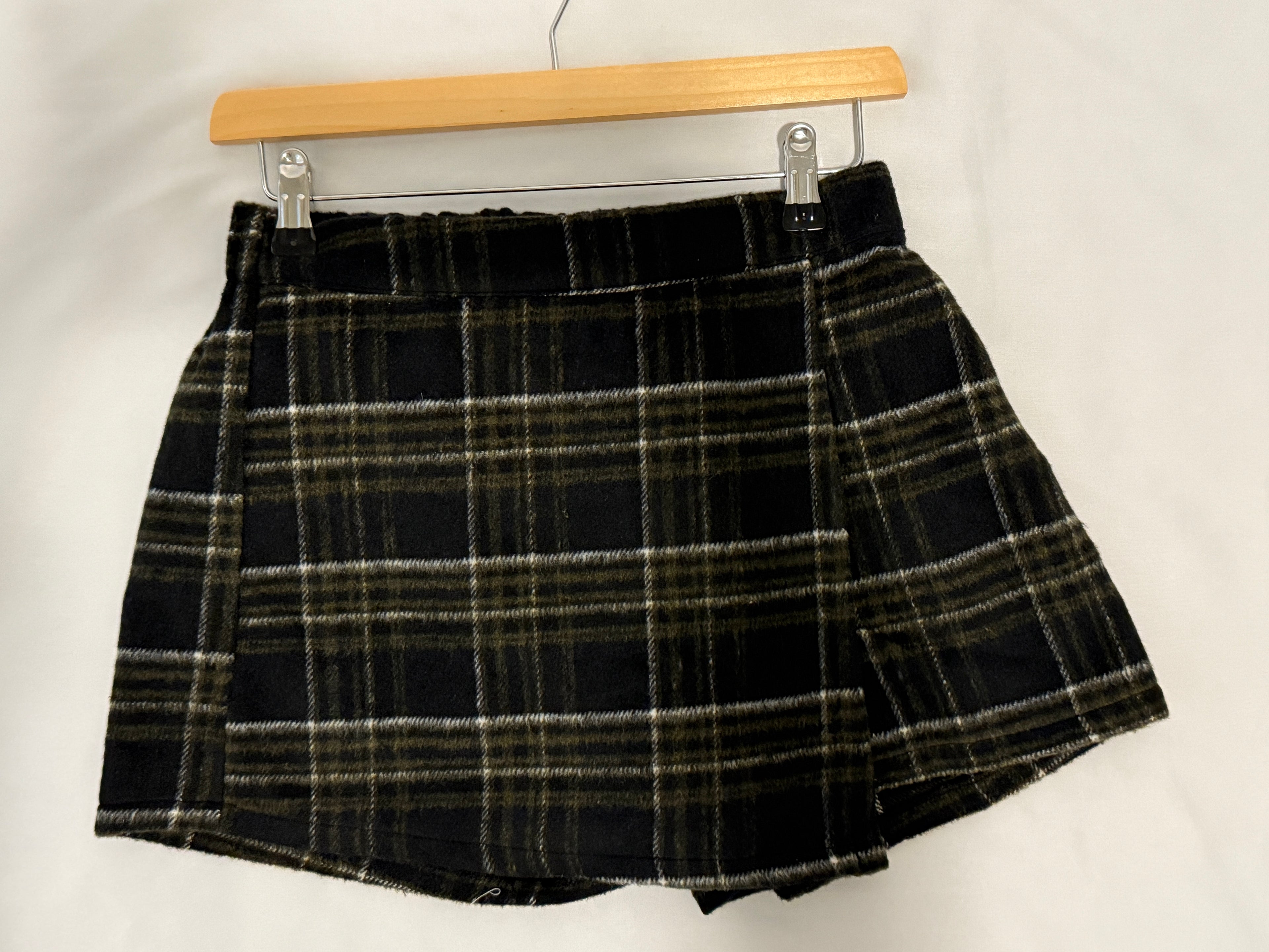 Front Wrap Plaid Short Pants