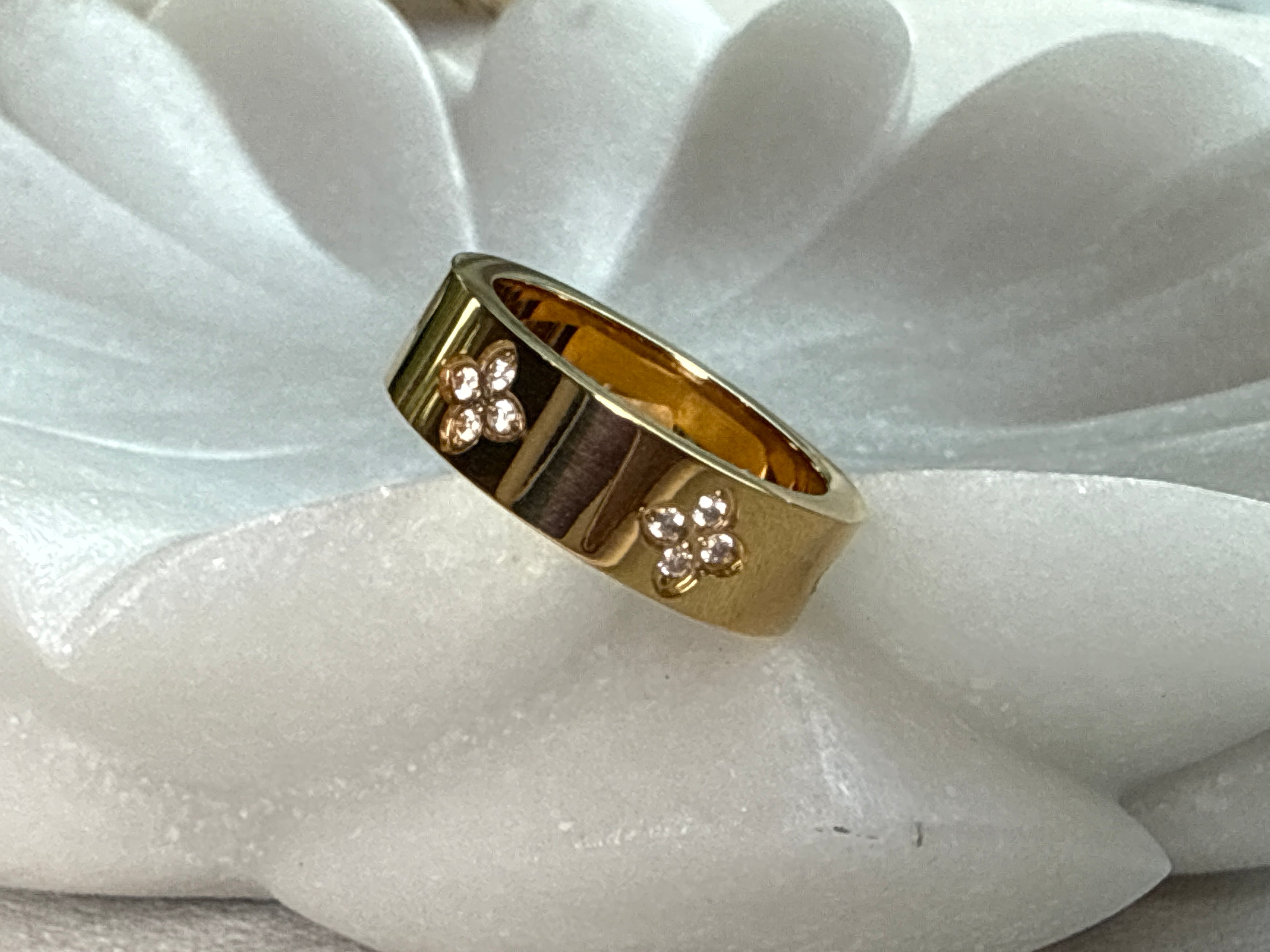 Cubic Zirconia Clover 18K Gold Plated S.Steel Ring