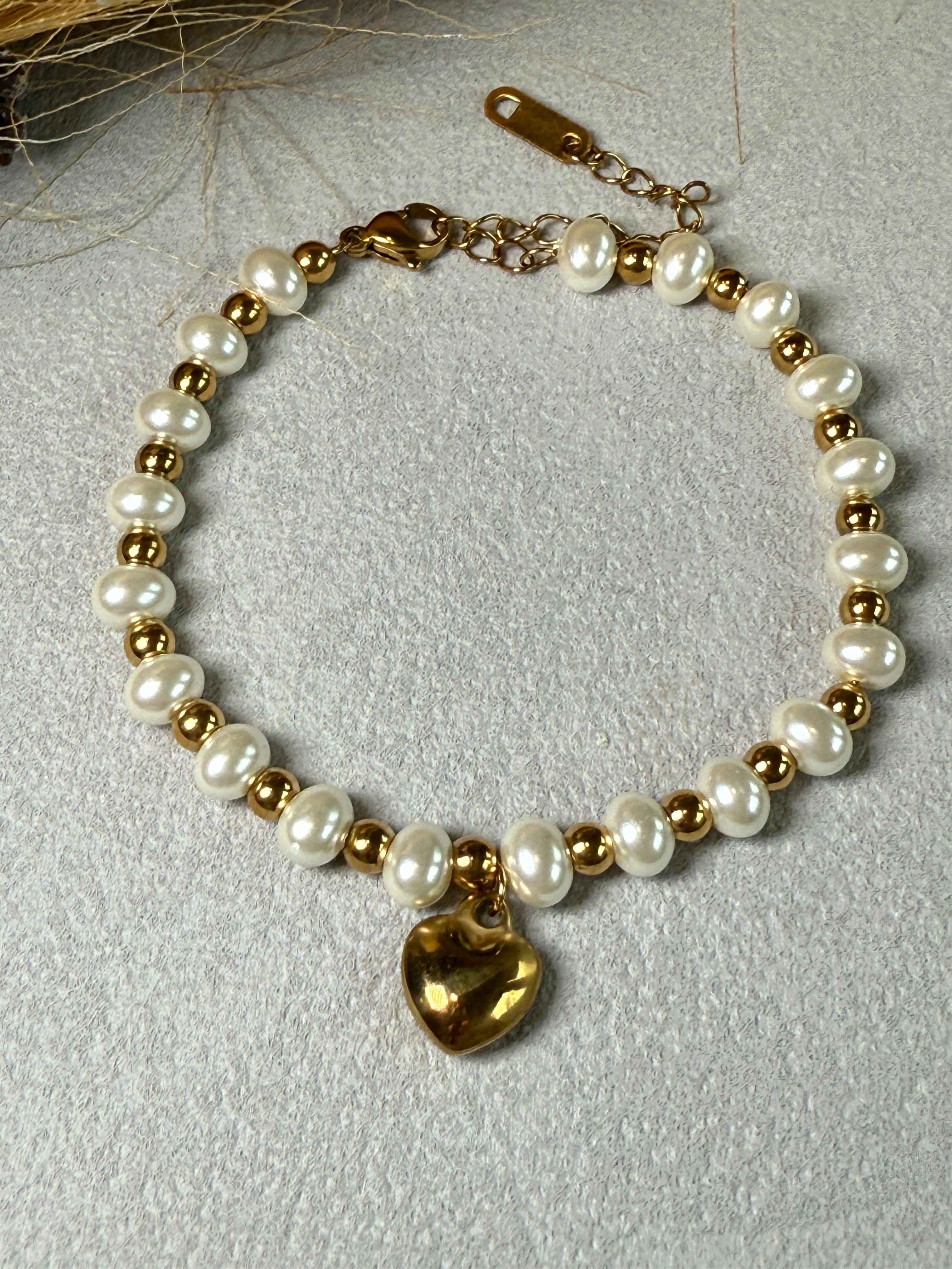 Heart Pendant Pearl Beaded Bracelet