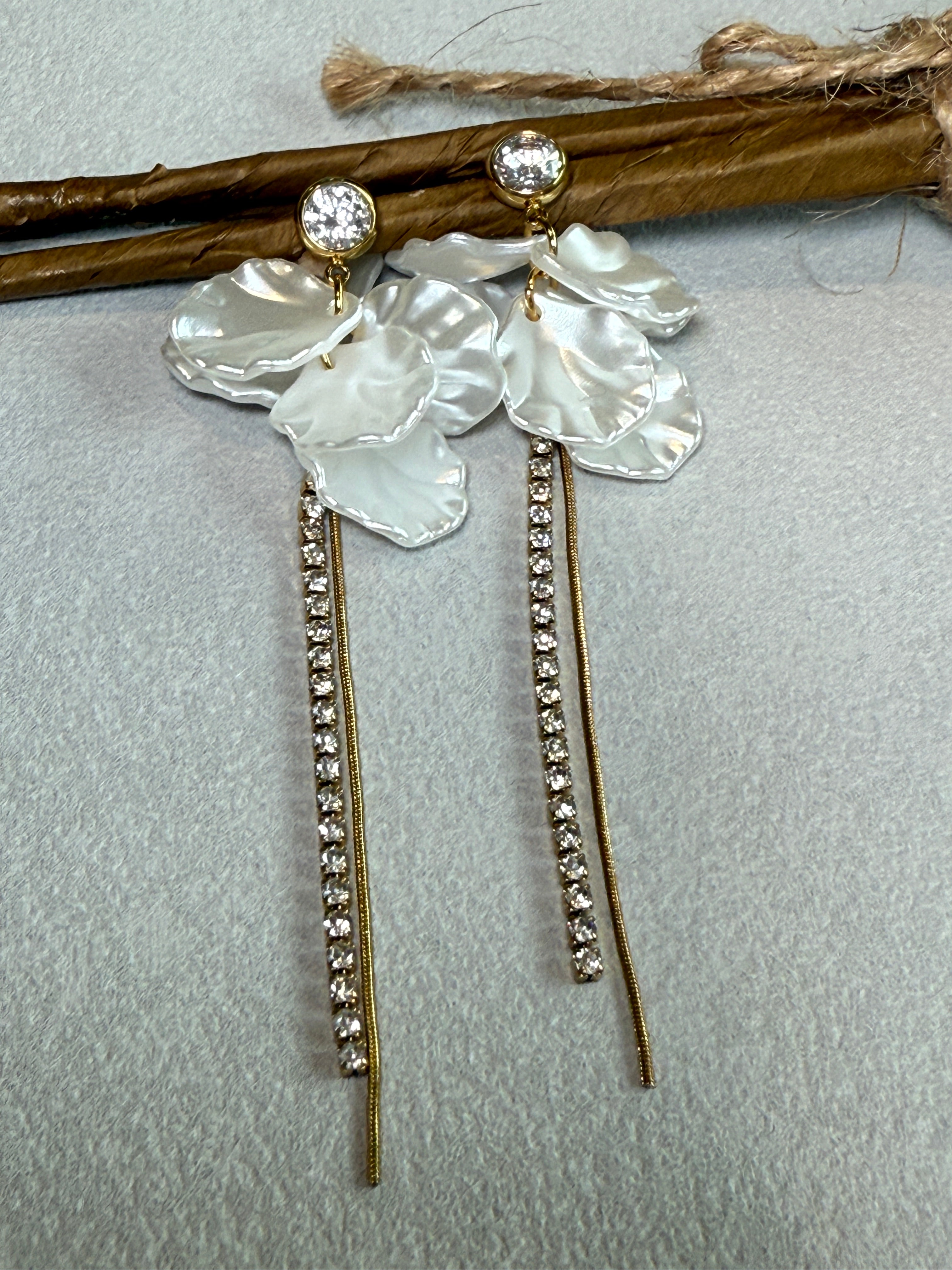 Zircon Fringe Resin Petal 18K Gold Earrings