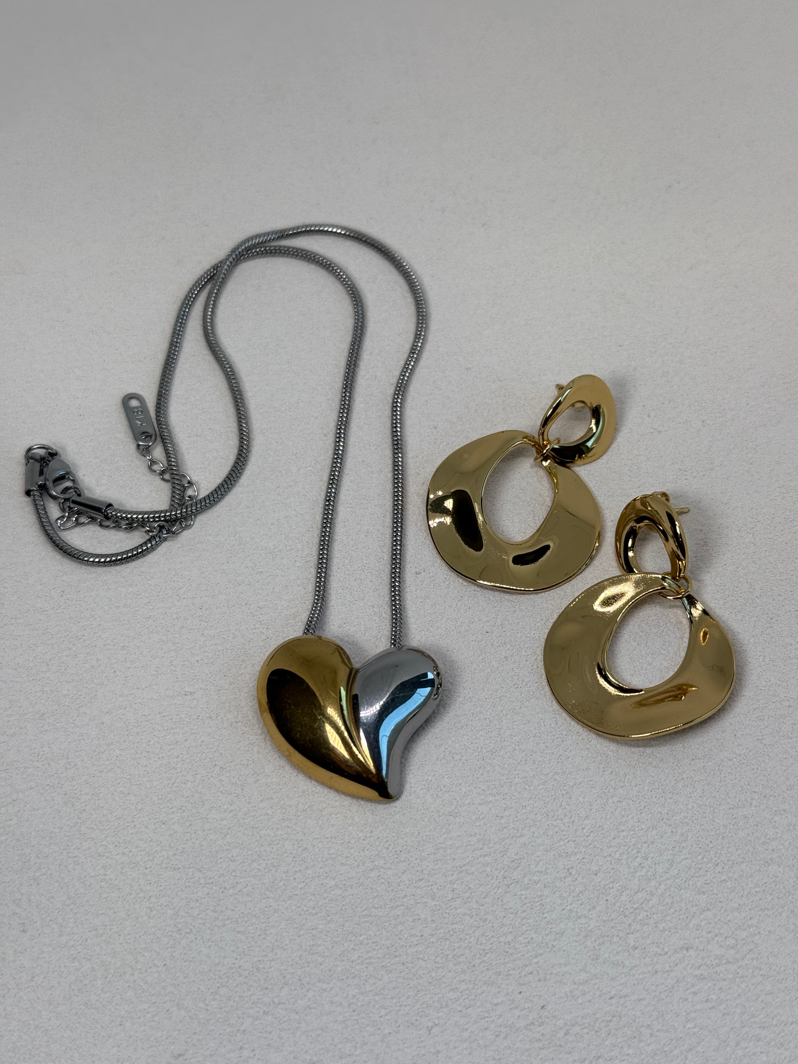 18K Stainless Steel Tarnish Free Waterproof Neck