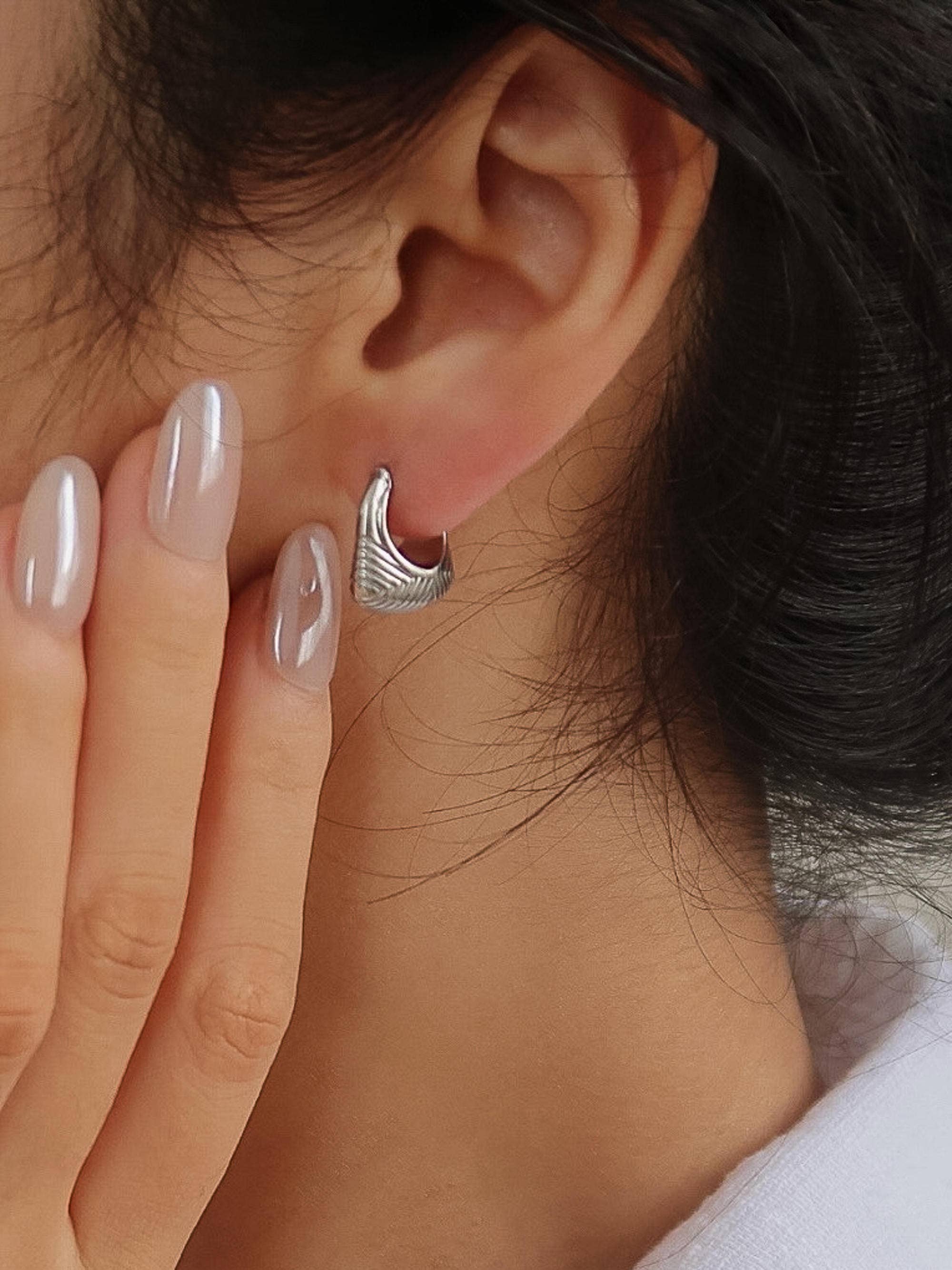 Prisme Non-Tarnish Stainless Steel Textured Hoop Earrings