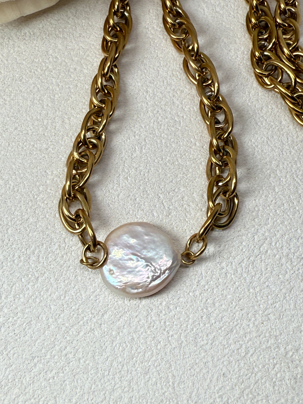 Loan 18K Non-Tarnish Bold Pearl Chain Necklace