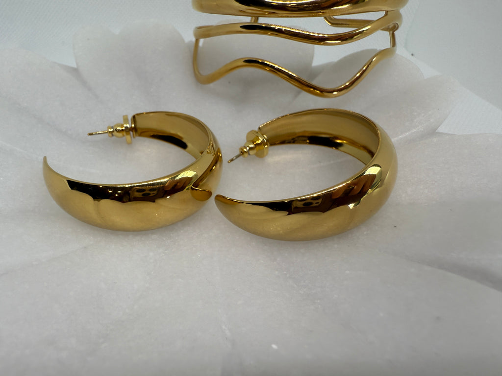 Romée 18K Gold Non-Tarnish Classic C Hoop Earring