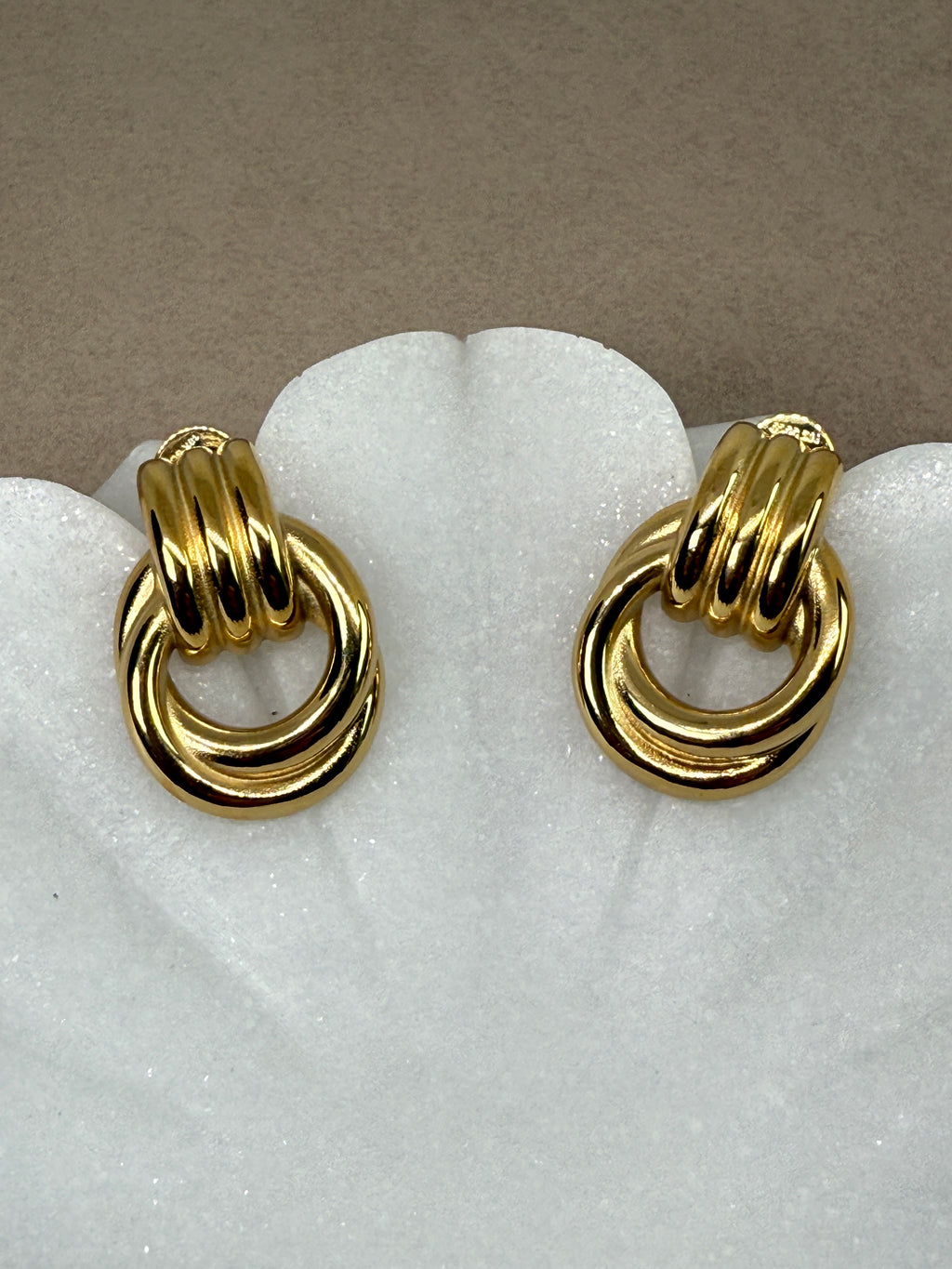 Wanda 18K Gold Non-Tarnish Classic Hoop Earring (Two colors)
