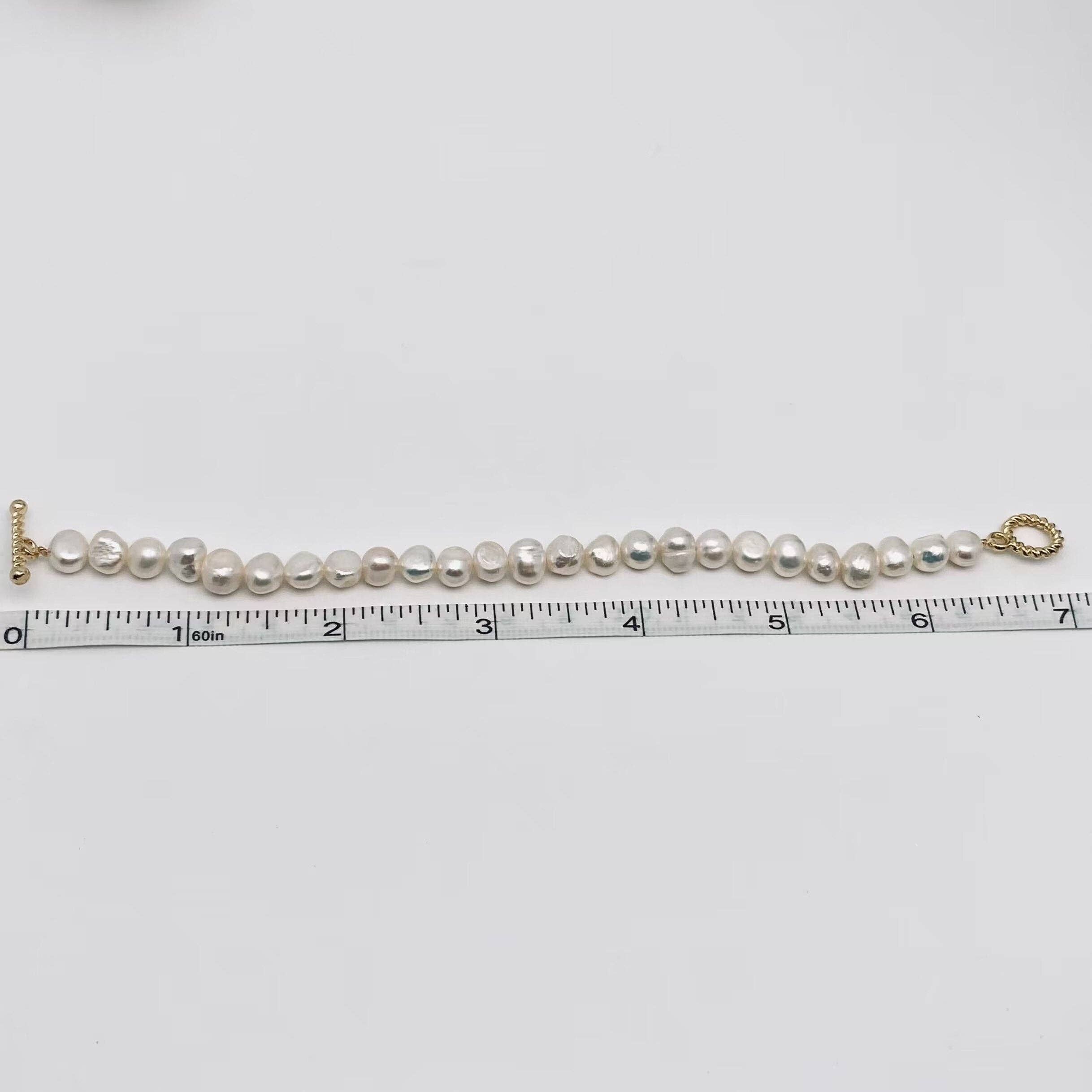 Irregular Pearl Beaded Buckle Bracelet