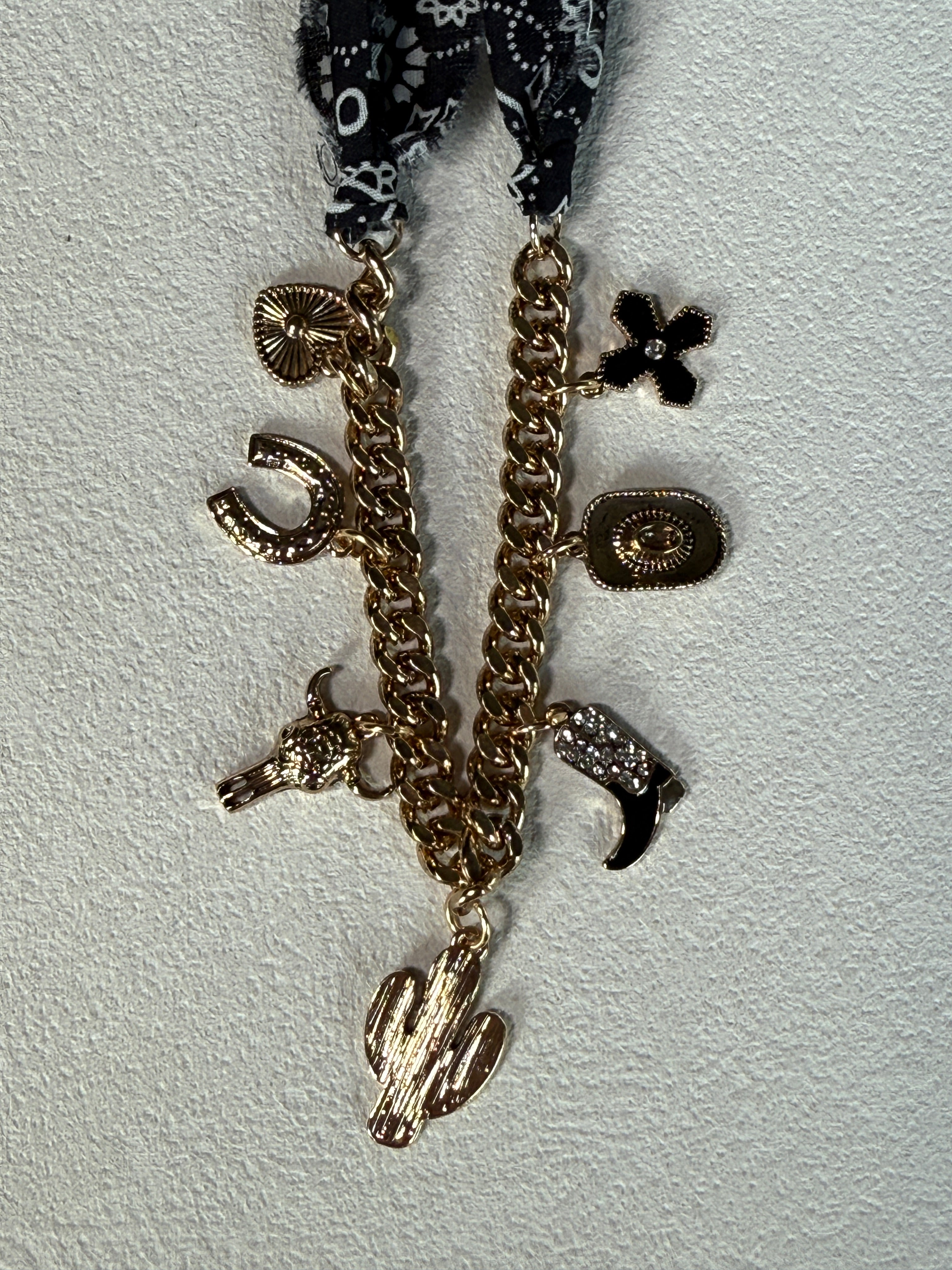 CHARM ANIMAL SCARF NECKLACE-WESTERN CROSS BOOT HAT