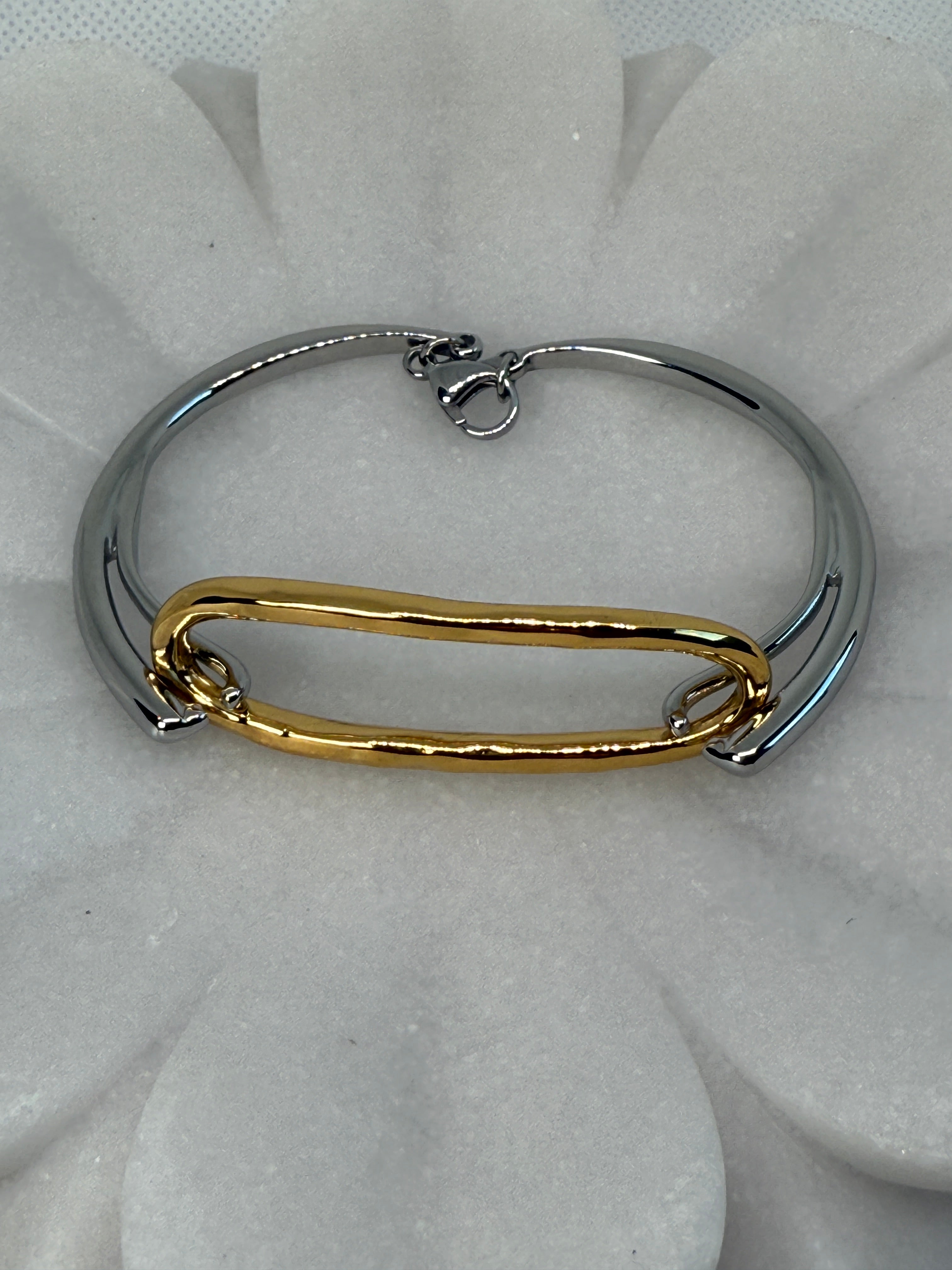 Lilith 18K Non-Tarnish Hoop Bracelet