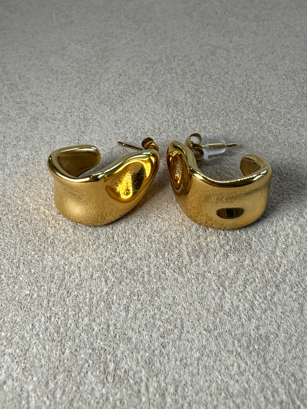 Ninelle 18K Gold Non-Tarnish Sculpted Wave Hoop Earrings