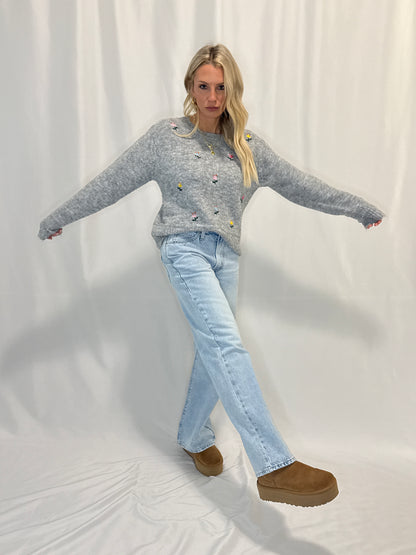 FLOWER EMBROIDERED SWEATER TOP