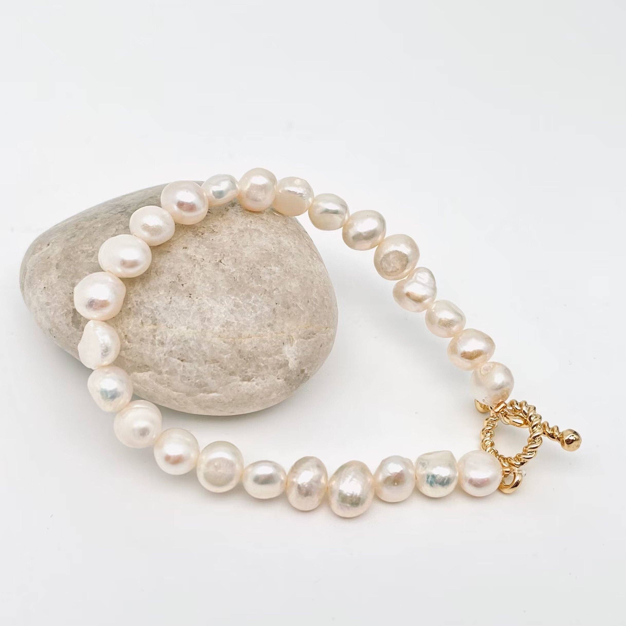 Irregular Pearl Beaded Buckle Bracelet