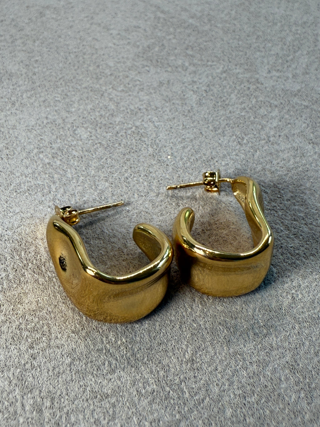 Ninelle 18K Gold Non-Tarnish Sculpted Wave Hoop Earrings