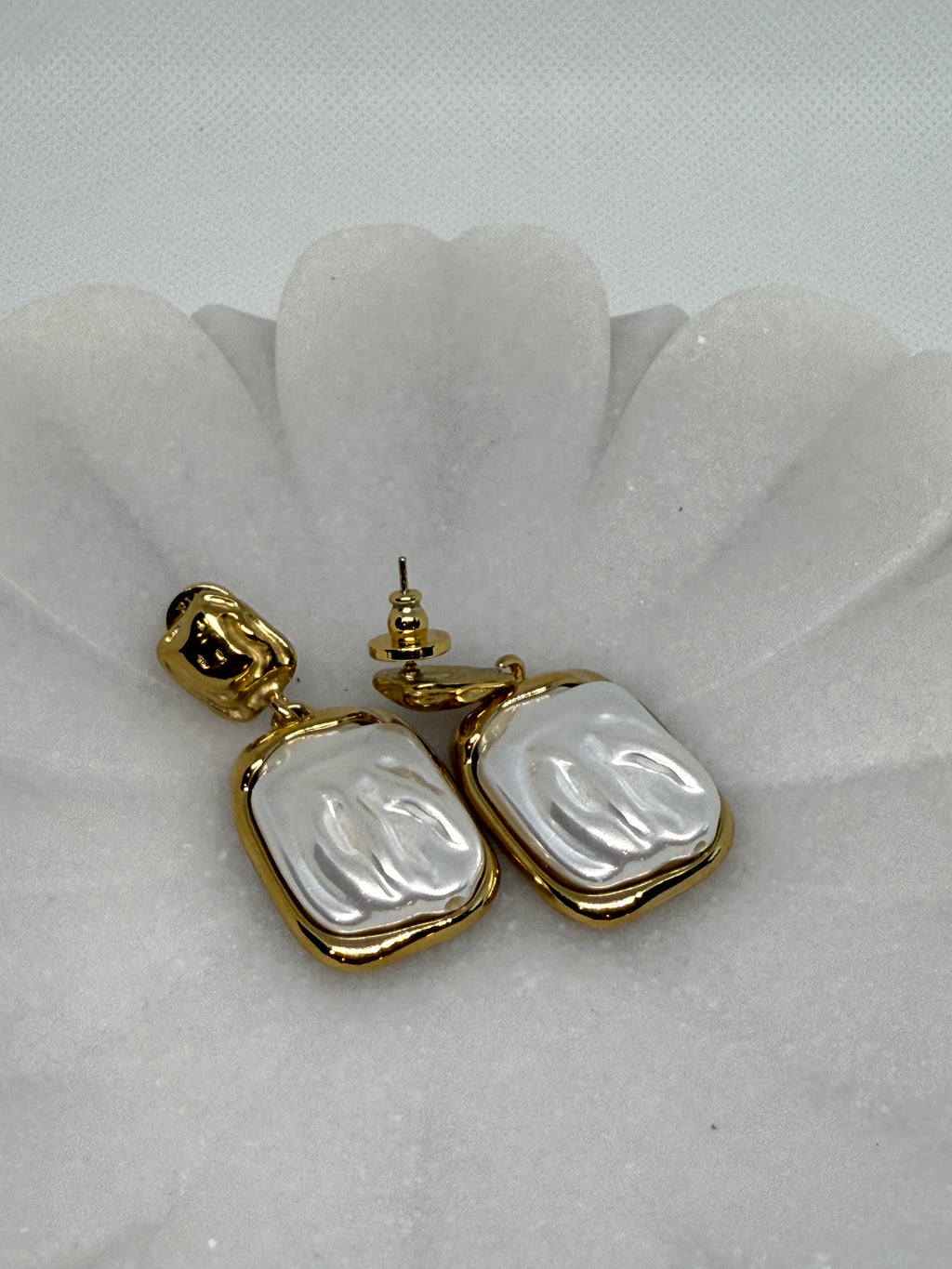 Jacques 18K Gold Non-Tarnish Square Pearl Earring
