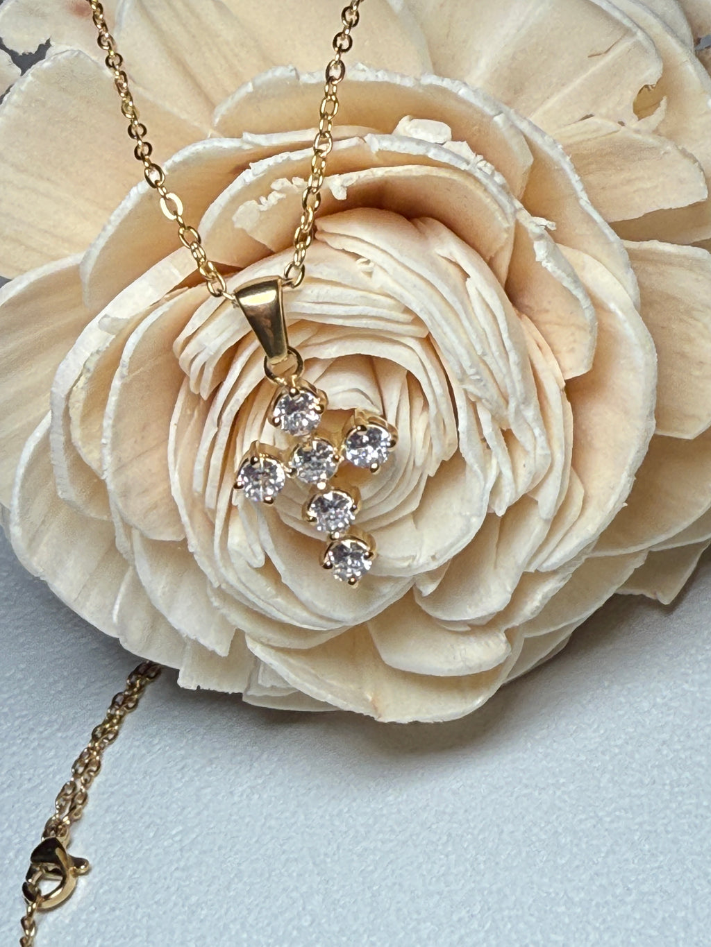 Raimon 18K Gold Non-Tarnish Dainty Cross Necklace