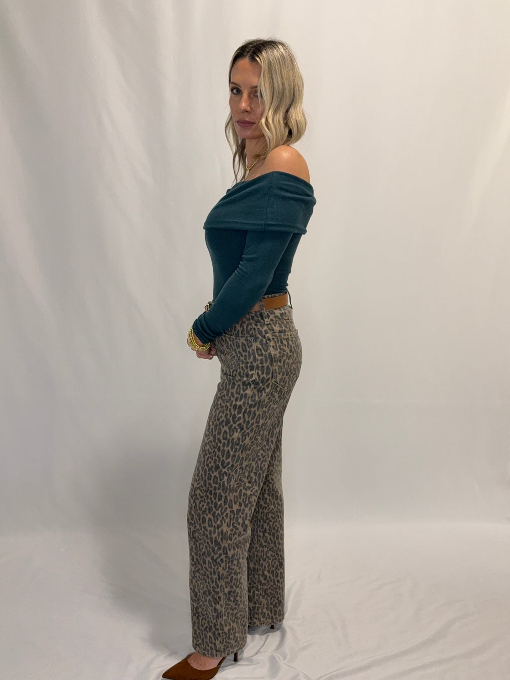 OFF SHOULDER LONG SLEEVE BODYSUIT