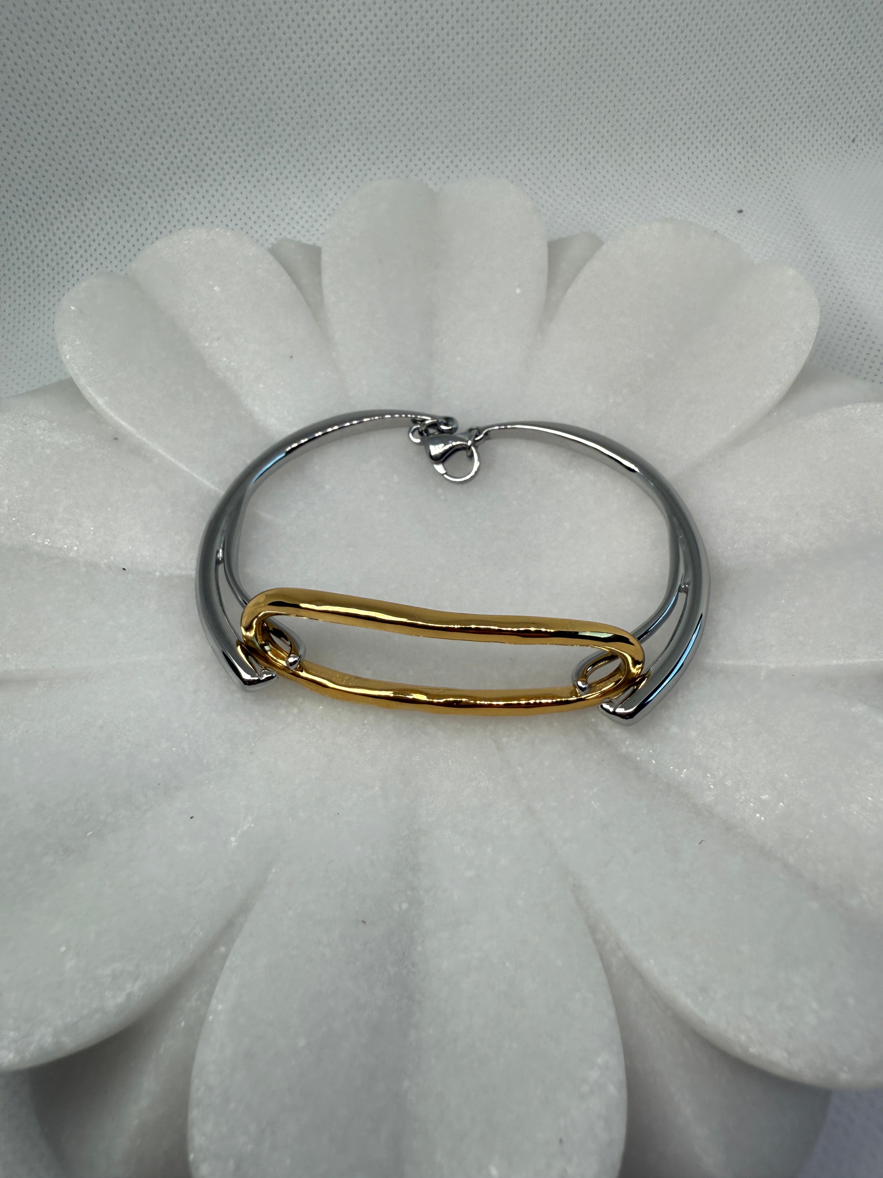 Lilith 18K Non-Tarnish Hoop Bracelet