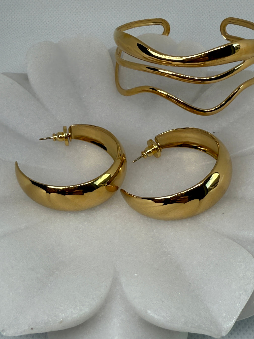 Romée 18K Gold Non-Tarnish Classic C Hoop Earring