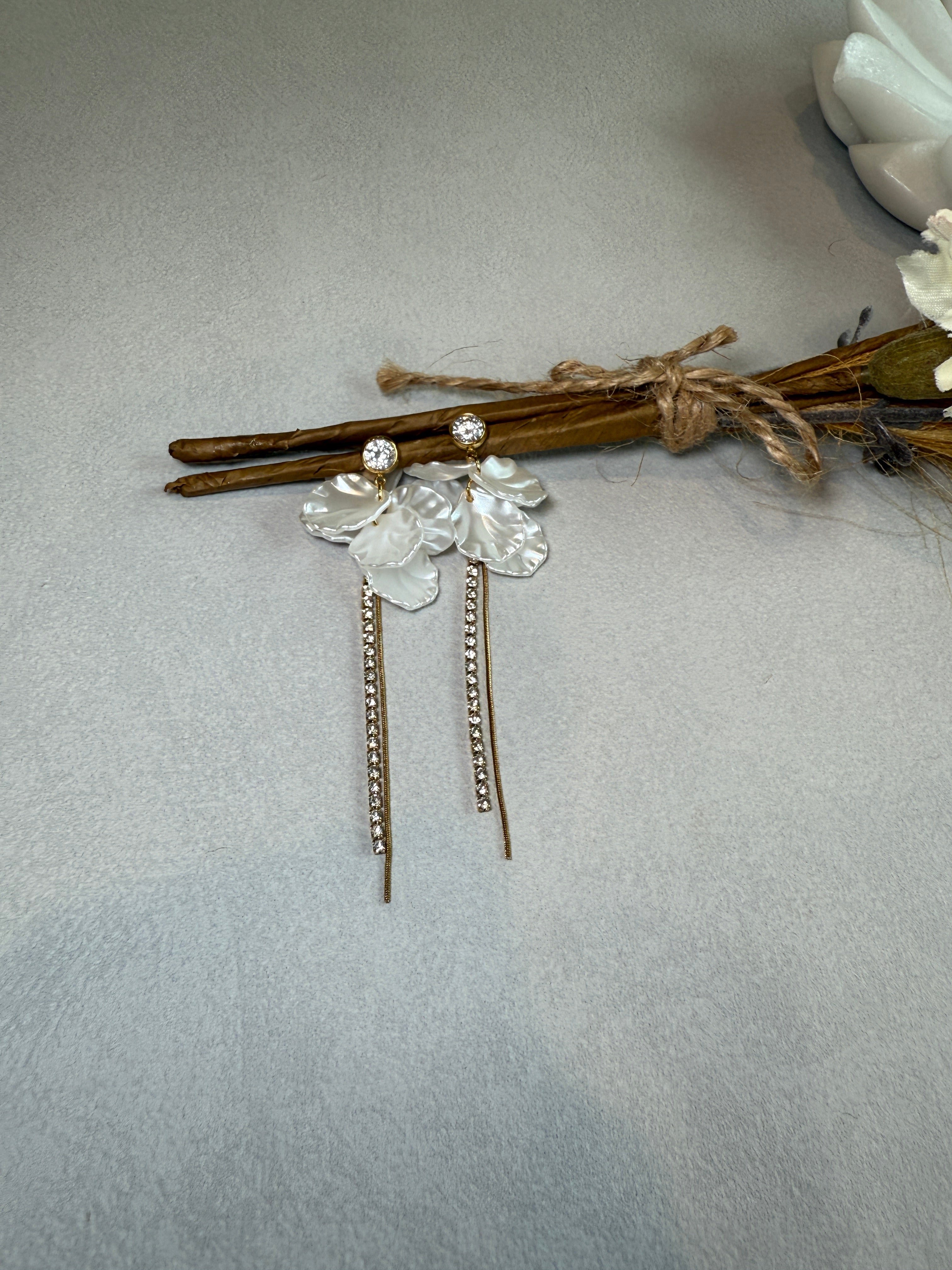 Zircon Fringe Resin Petal 18K Gold Earrings
