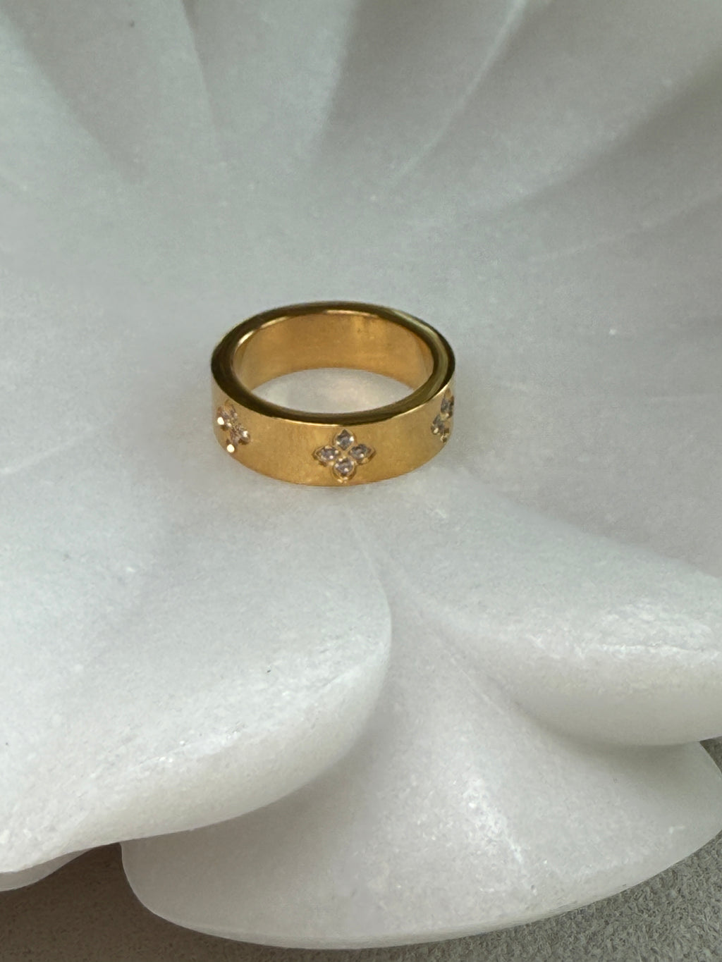 Cubic Zirconia Clover 18K Gold Plated S.Steel Ring