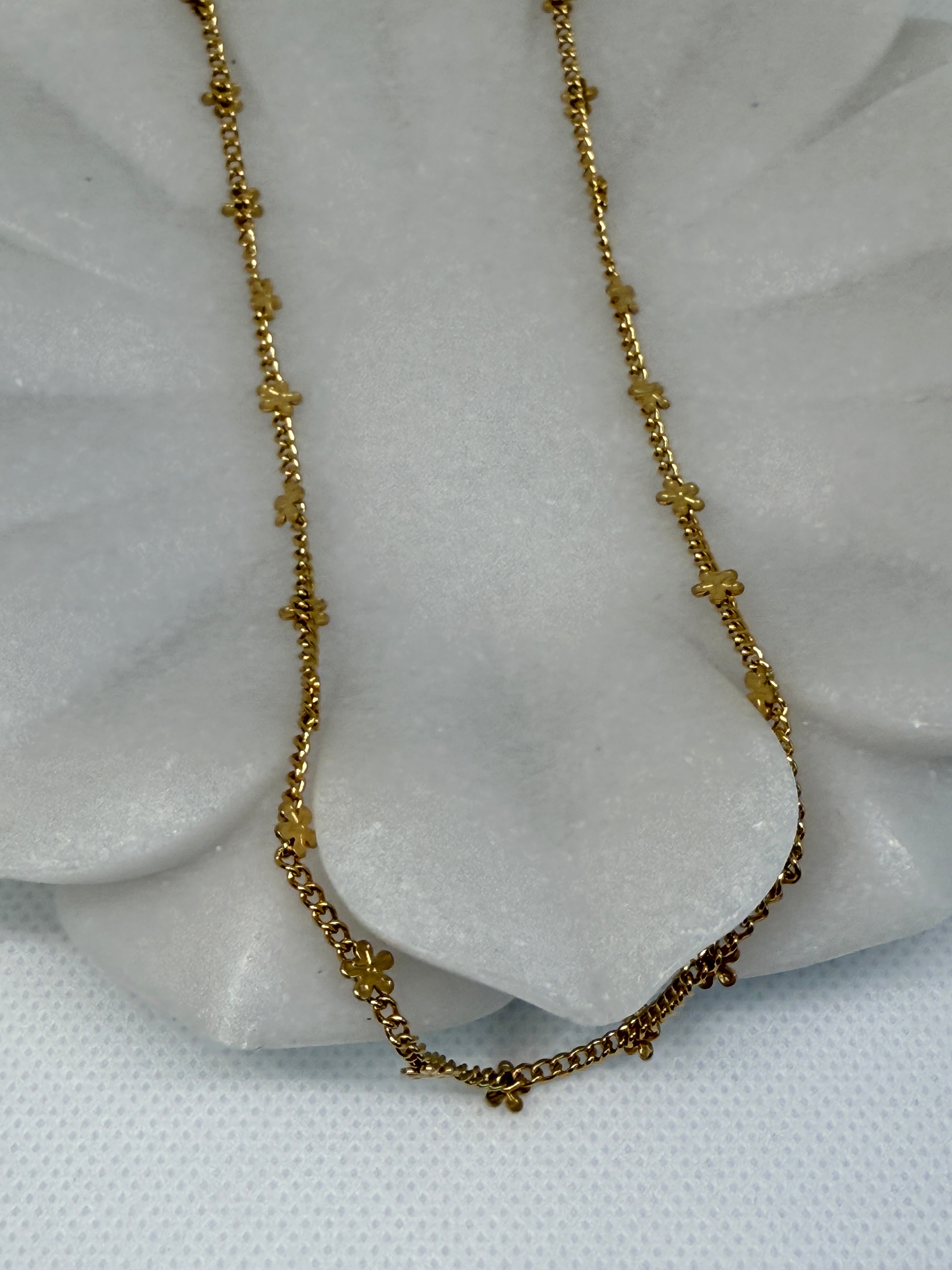 Haisley 18K Gold Non-Tarnish Dainty Flower Chain Necklace
