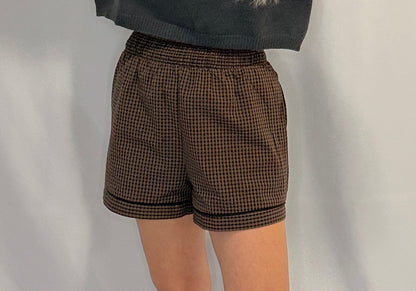 Elastic High-Waisted Trimmed Shorts