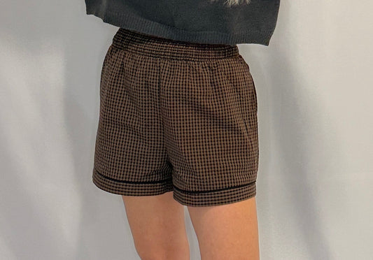 Elastic High-Waisted Trimmed Shorts