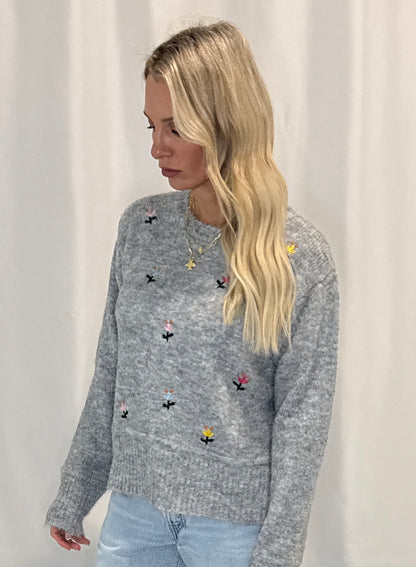 FLOWER EMBROIDERED SWEATER TOP