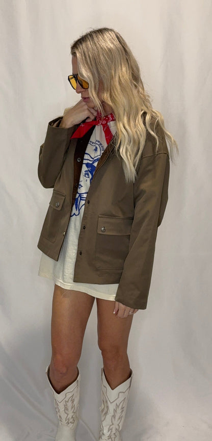 Barn Jacket with Corduroy Collar and Snap Pockets