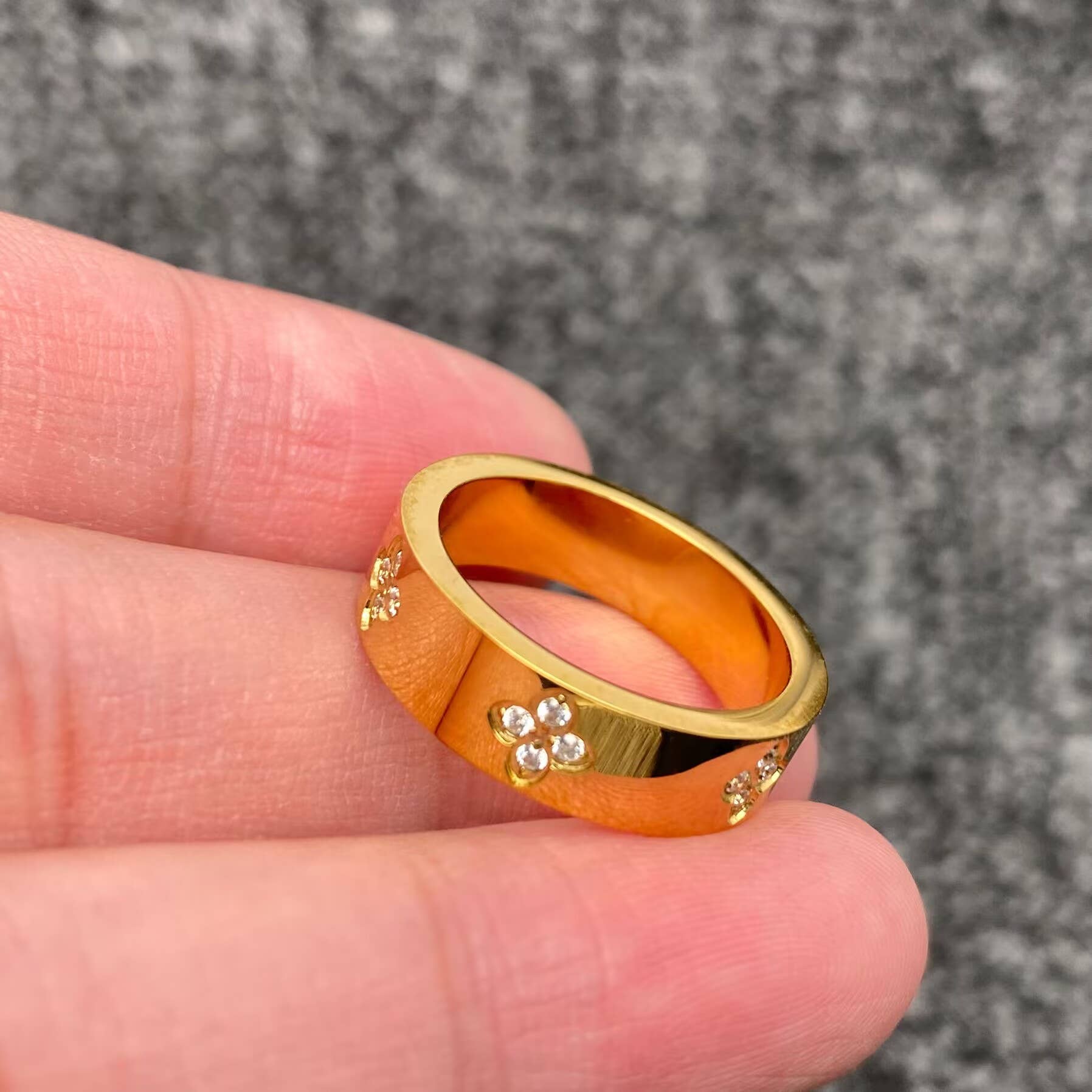Cubic Zirconia Clover 18K Gold Plated S.Steel Ring